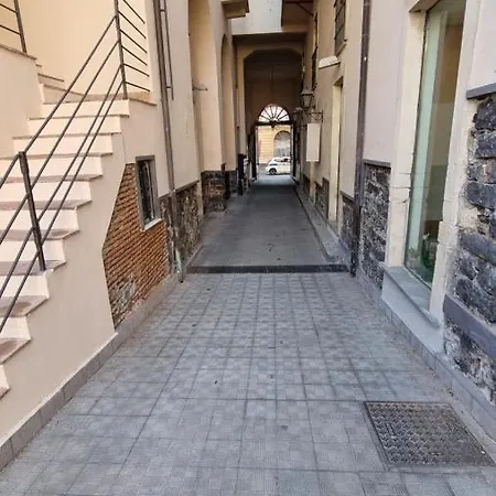 Le Dimore Del Corso Ad Acireale, Fra Catania, Taormina, Il Mare E L'etna Apartment *