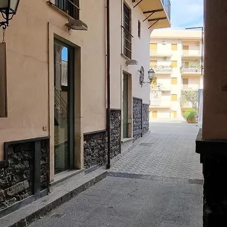 Apartment Le Dimore Del Corso Ad Acireale, Fra Catania, Taormina, Il Mare E L'etna